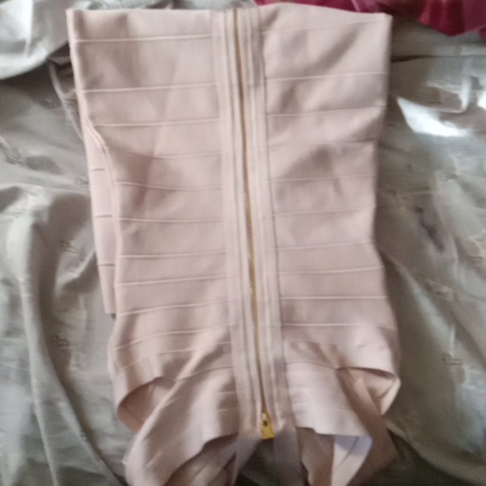 Dress - Picture 2 of 4